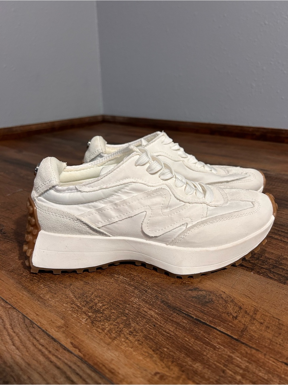 NEW Steve Madden Campo Sneakers solid white sz 6 - Picture 2 of 8